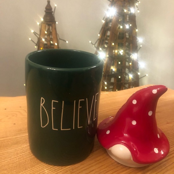 RAE DUNN: Christmas Gnome Sented Candle with lid Topper Canister 🇺🇸 RELEASE - Picture 3 of 8